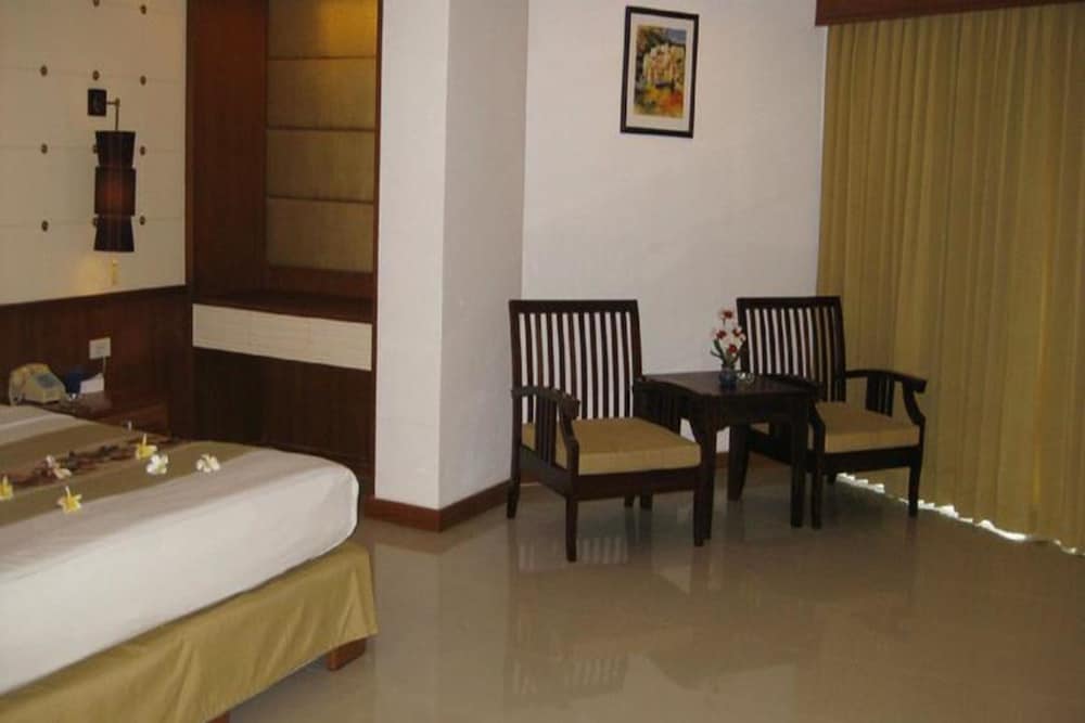 royal twins palace hotel