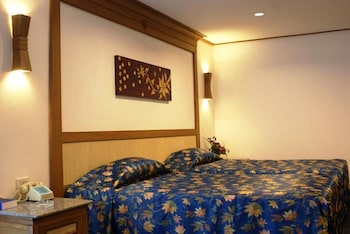 royal twins palace hotel