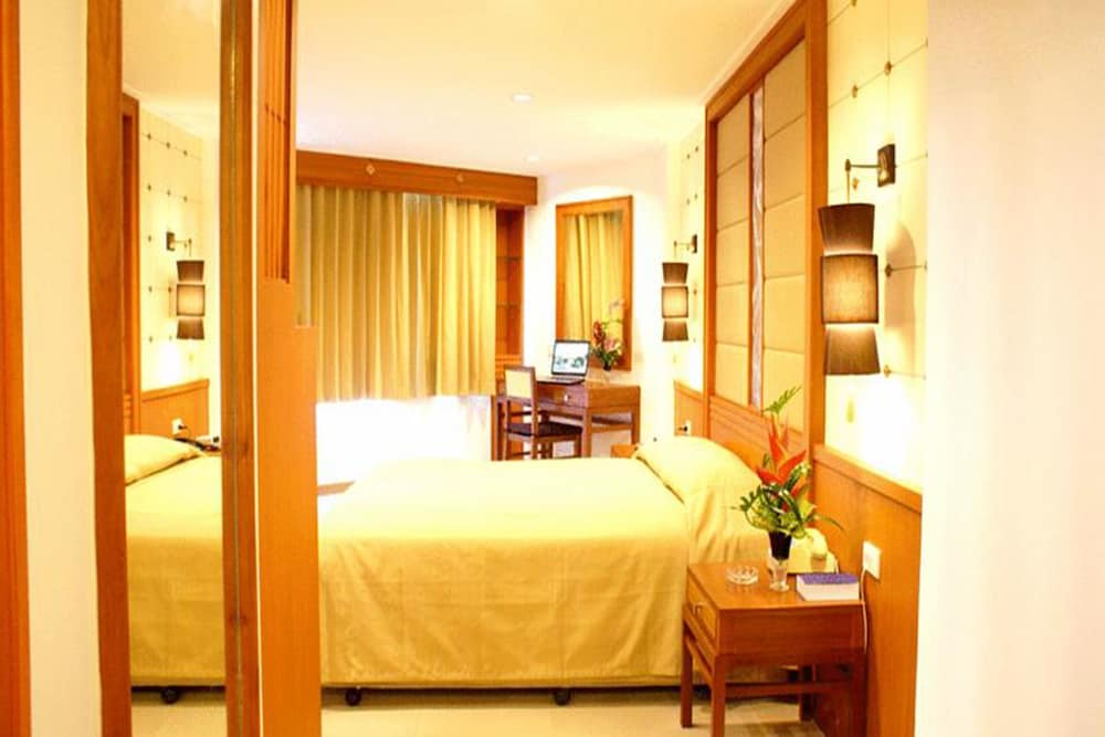 royal twins palace hotel