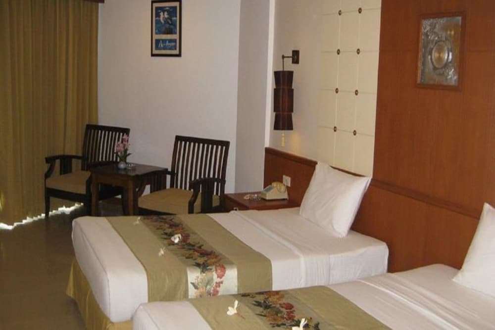 royal twins palace hotel