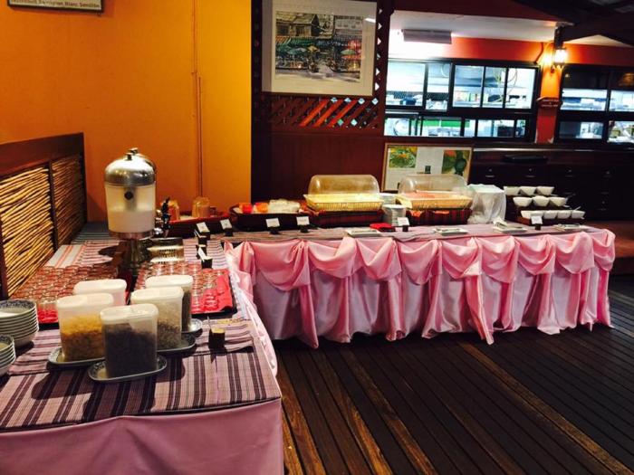 birds and bees resort