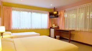 birds and bees resort