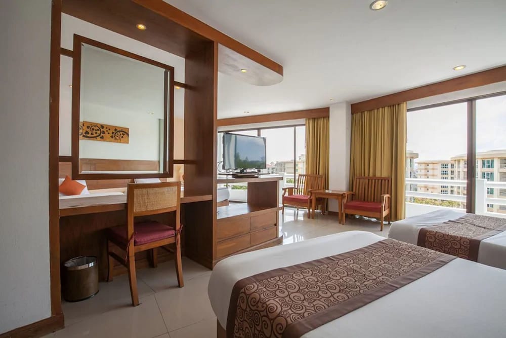 royal palace hotel pattaya