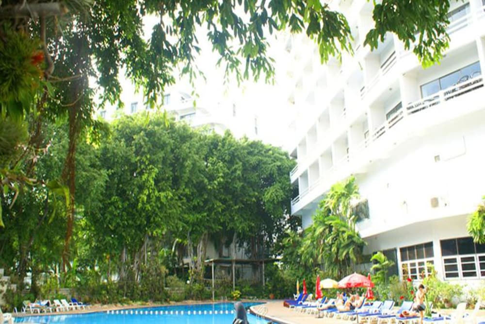 royal palace hotel pattaya