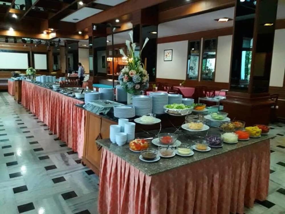 royal palace hotel pattaya