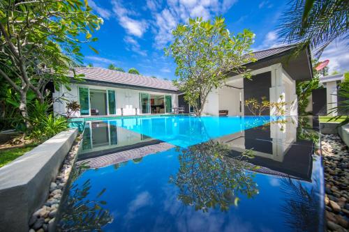 premium pool villa pattaya