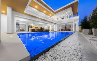 premium pool villa pattaya