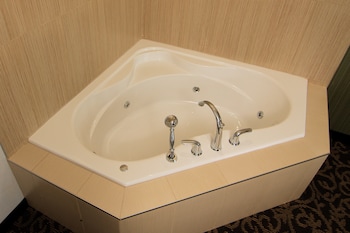 paradise inn and suites redwater