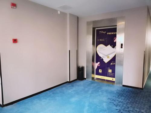 7 days premium hotel zigong bus terminal