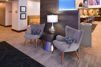 hampton inn and suites cincinnati mason