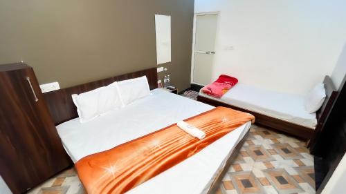 Hotel Rudraksh,7/1, Rudraksh Parisar, Near Mahakal Corridor Ravi, Shankar Nagar, Ujjain, Madhya Pradesh 456001,3 star