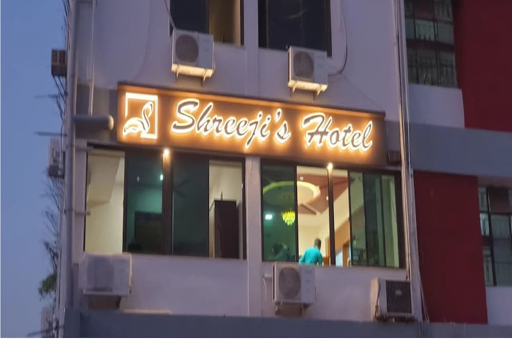 shreejis hotel