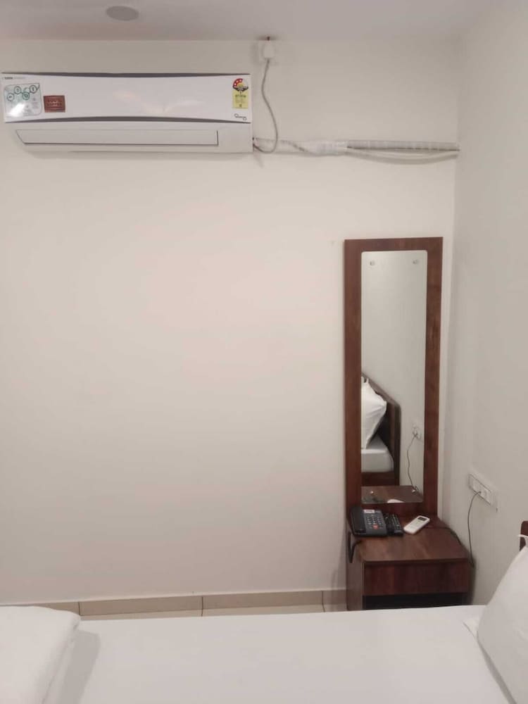 shreejis hotel