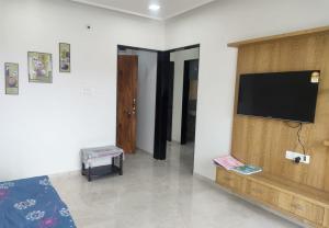 Shiv Vatsalya Homestay,Vikhe Patil School Road Sr No. 219/B/1, Plot No 108, Murari Nagar, Near Gurumavali Medical, Midc Ambad, Nashik, Maharashtra 422010,3 star
