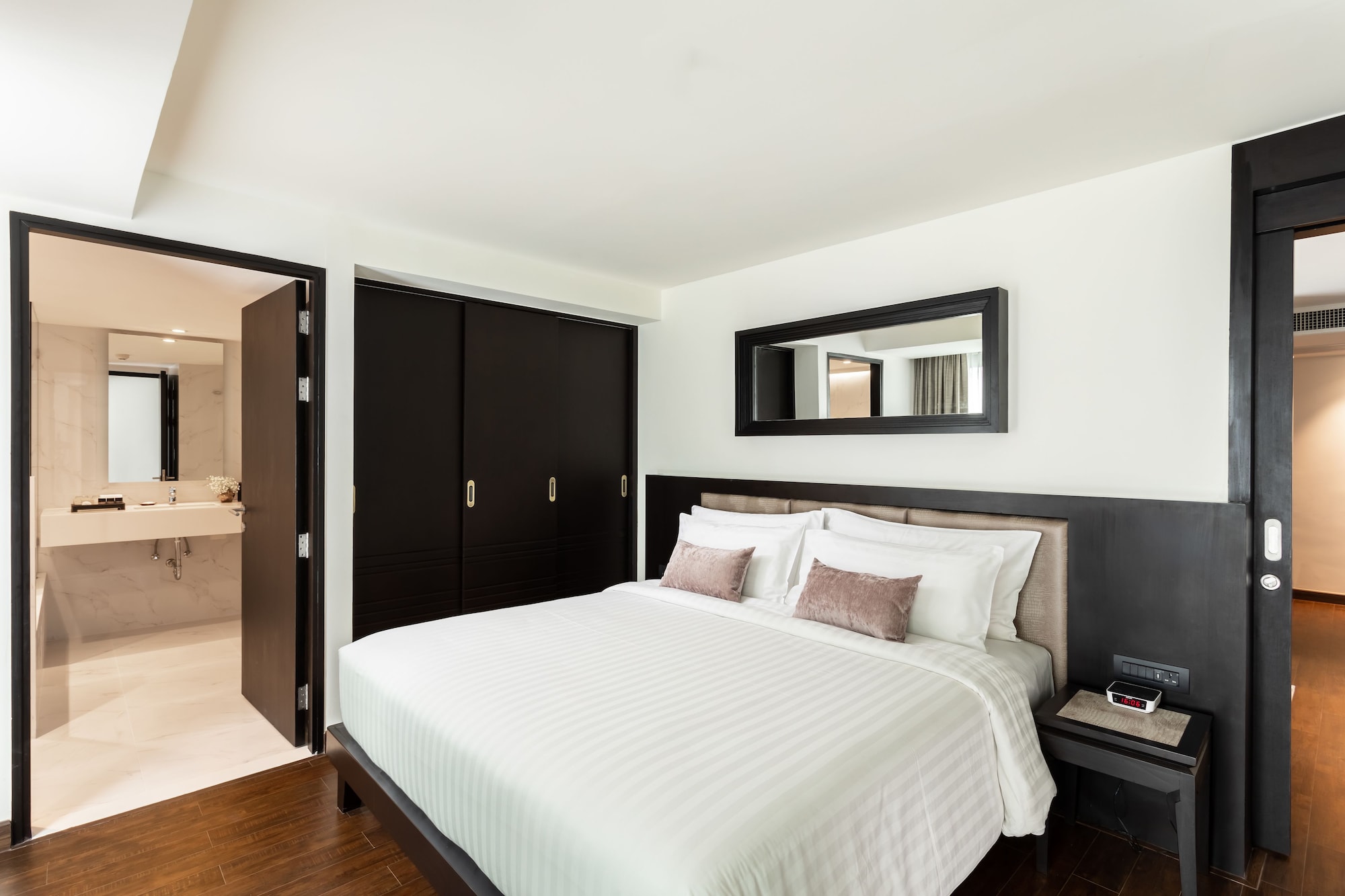 movenpick hotel sukhumvit 15 bangkok