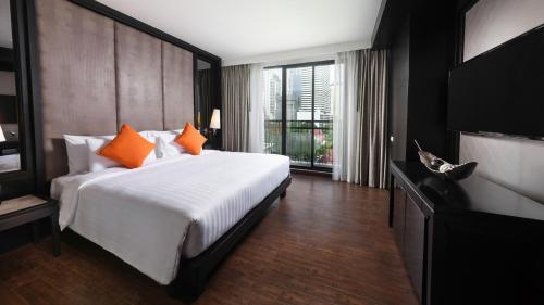 movenpick hotel sukhumvit 15 bangkok