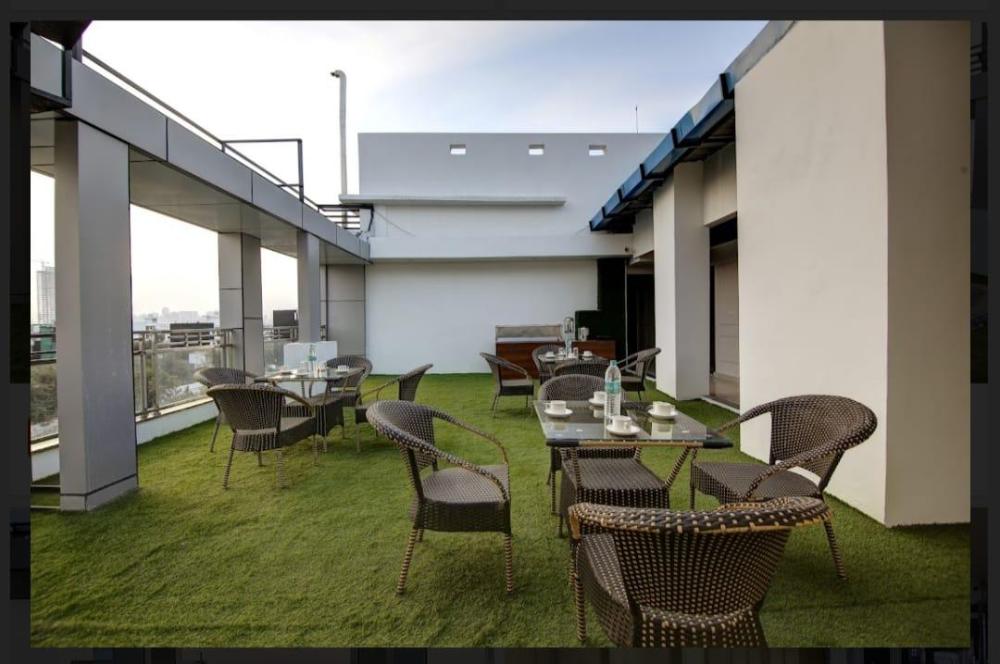 hotel noida dreamz 144