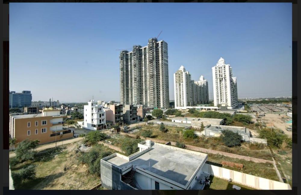 hotel noida dreamz 144