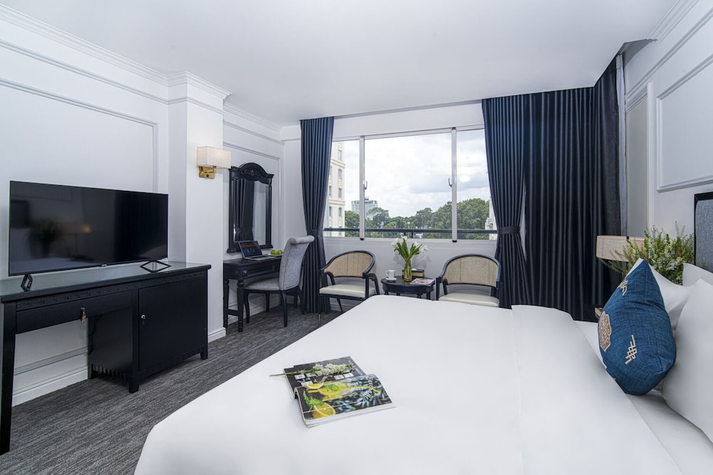 me gustas metropoint hotel ex ha hien signature