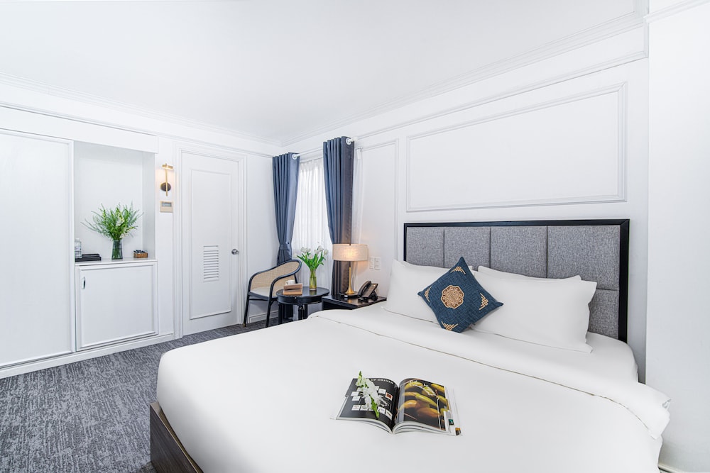 me gustas metropoint hotel ex ha hien signature