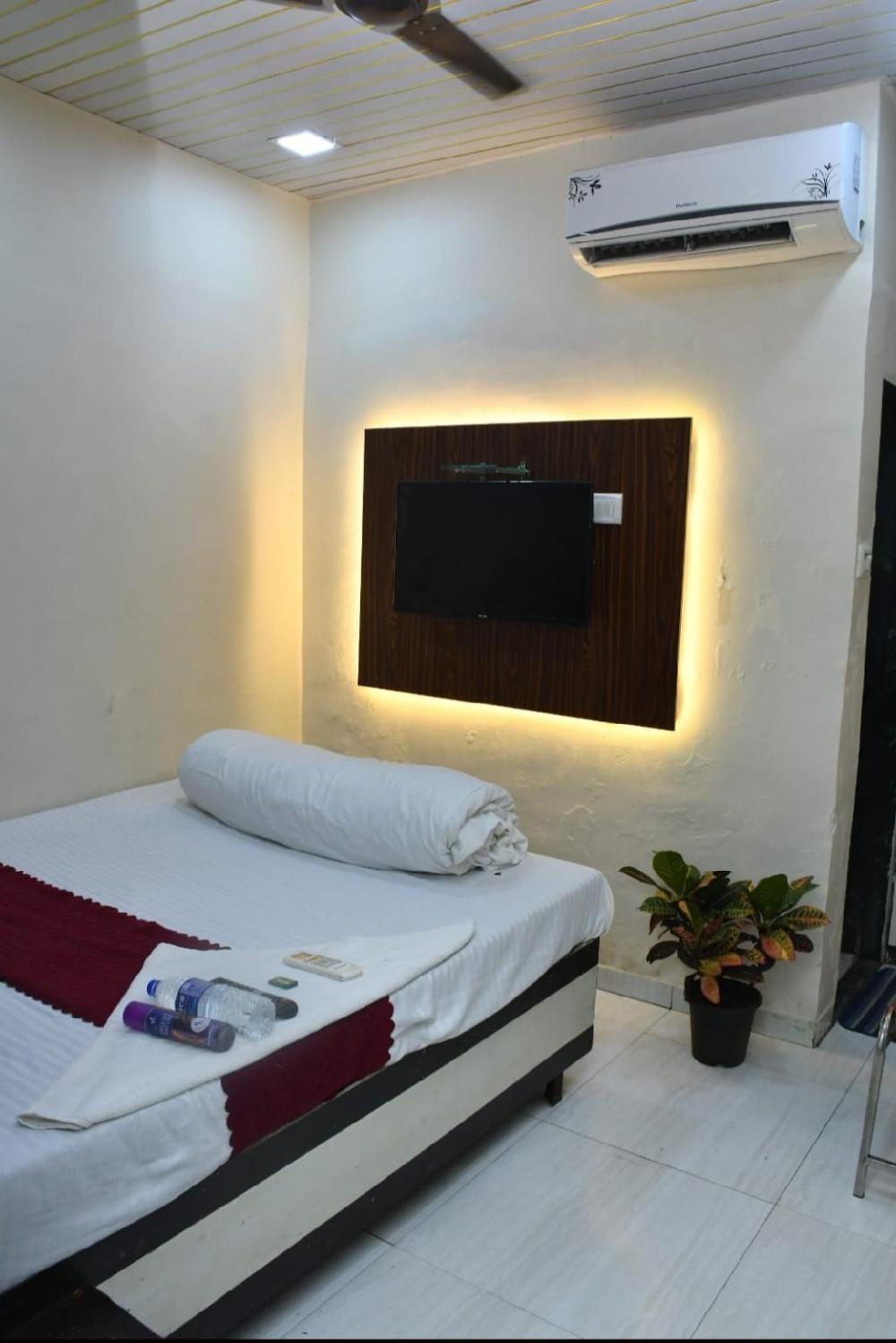 hotel saini guest house