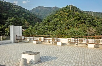 xomotel evana on the ganges rishikesh