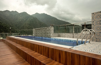 xomotel evana on the ganges rishikesh