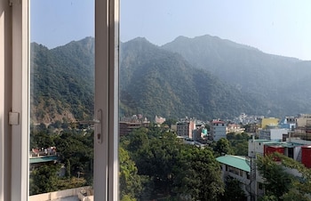 xomotel evana on the ganges rishikesh
