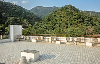 xomotel evana on the ganges rishikesh
