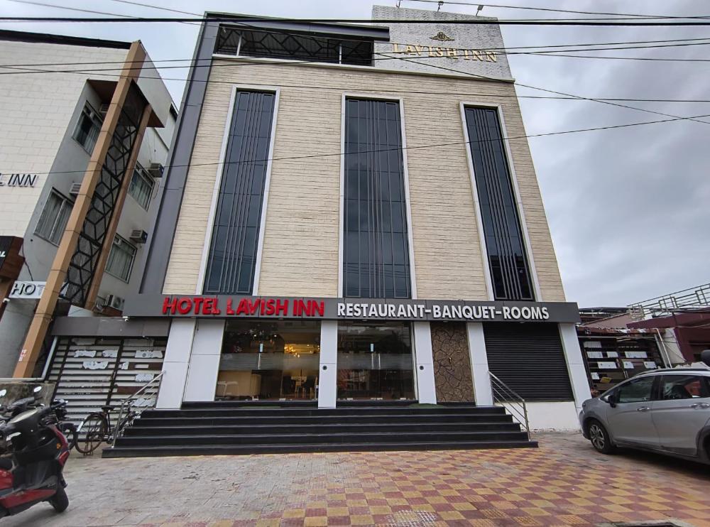 hotel lavish inn