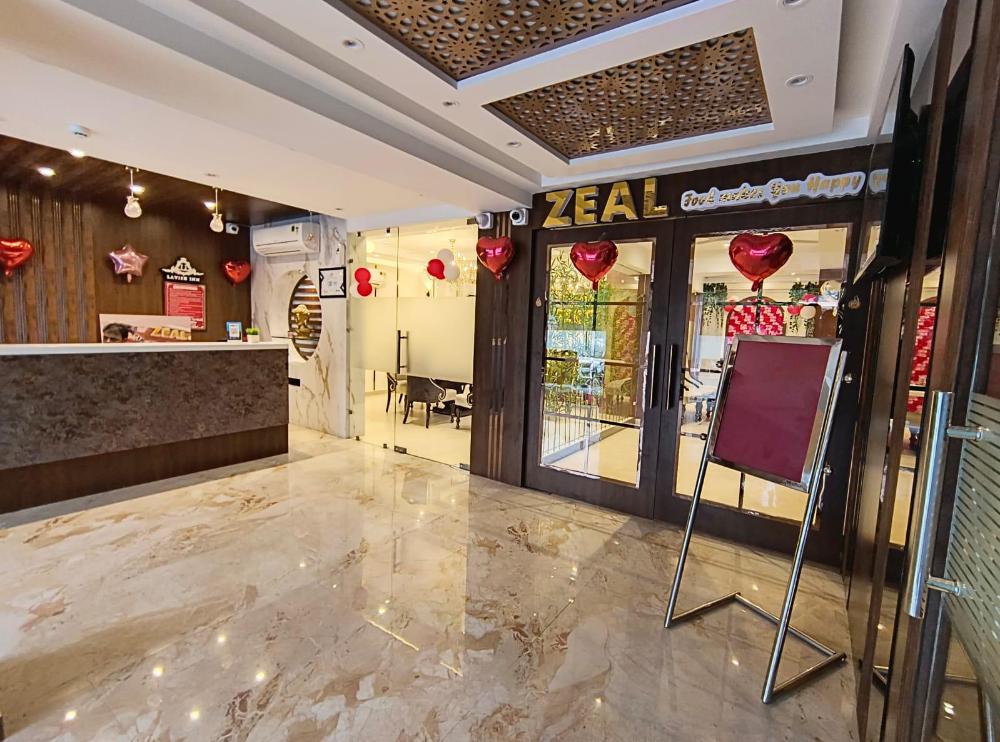 hotel lavish inn