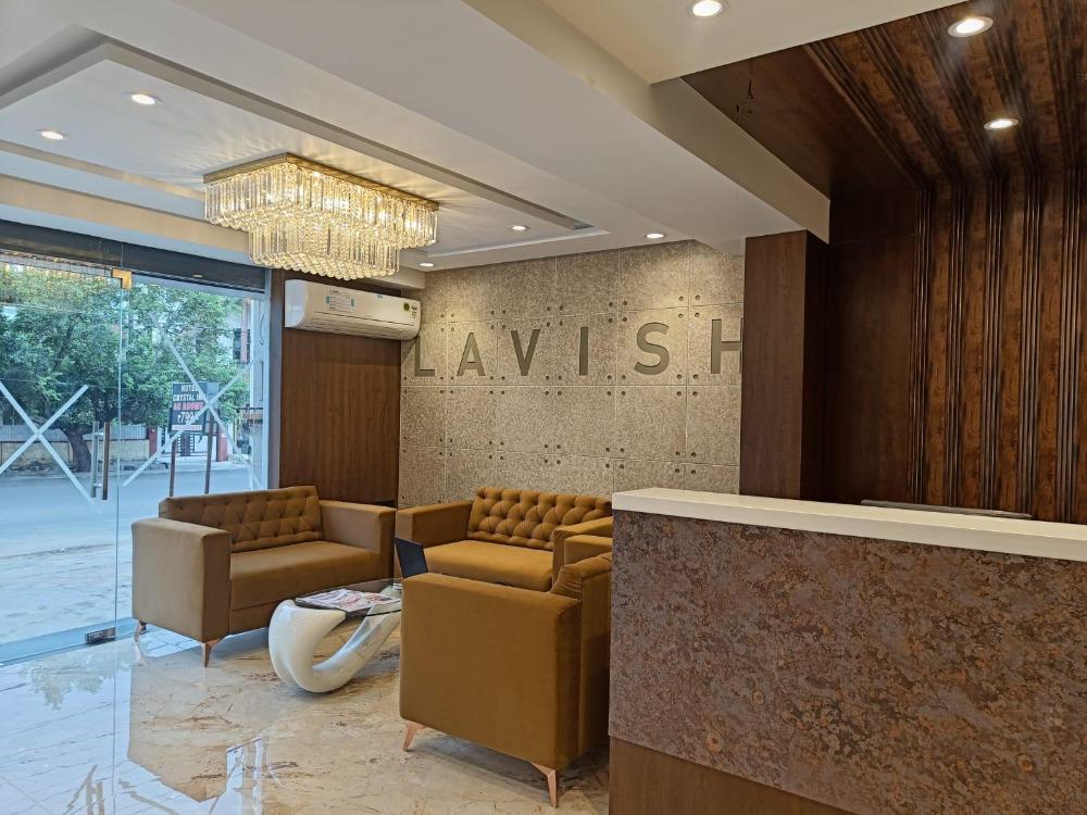 hotel lavish inn