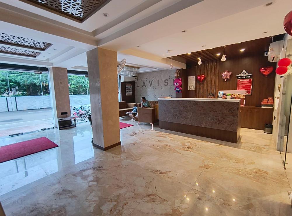 hotel lavish inn