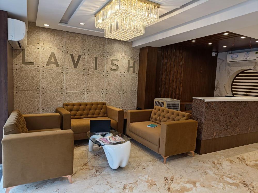 hotel lavish inn