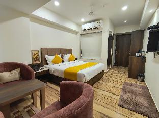 hotel lavish inn