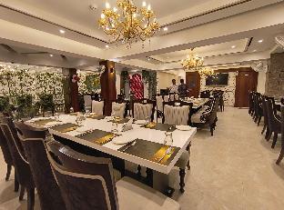 hotel lavish inn