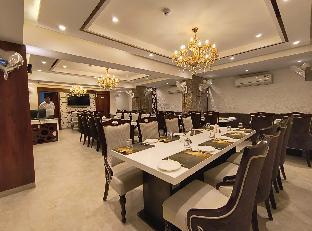 hotel lavish inn