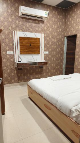 hotel aqua fun king land haveli
