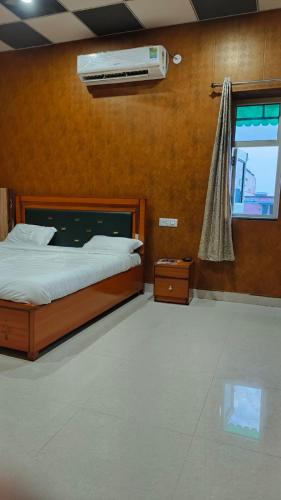 hotel aqua fun king land haveli