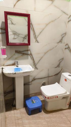 hotel aqua fun king land haveli