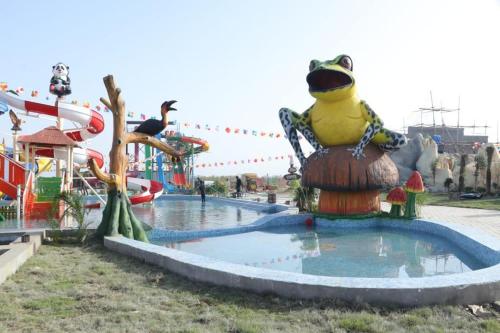 hotel aqua fun king land haveli