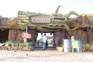 hotel aqua fun king land haveli