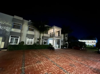 Pushkar Regency Resort,Parasar Colony,3 star