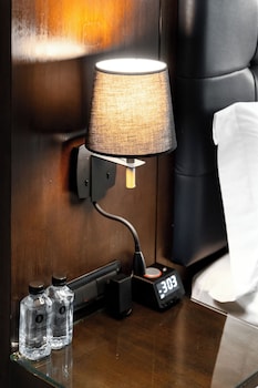 night hotel bangkok sukhumvit 15