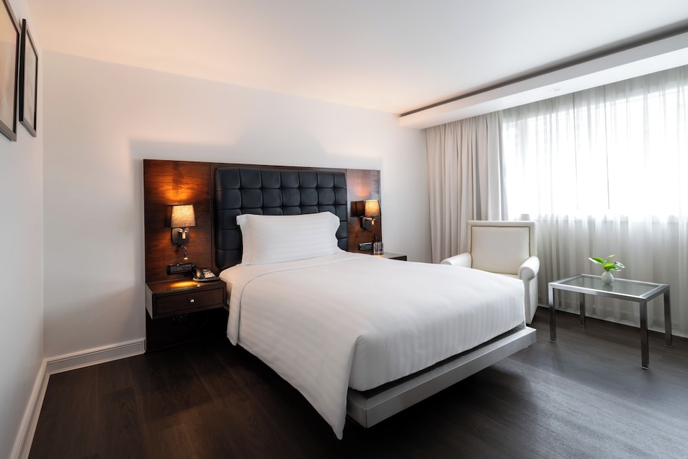 night hotel bangkok sukhumvit 15