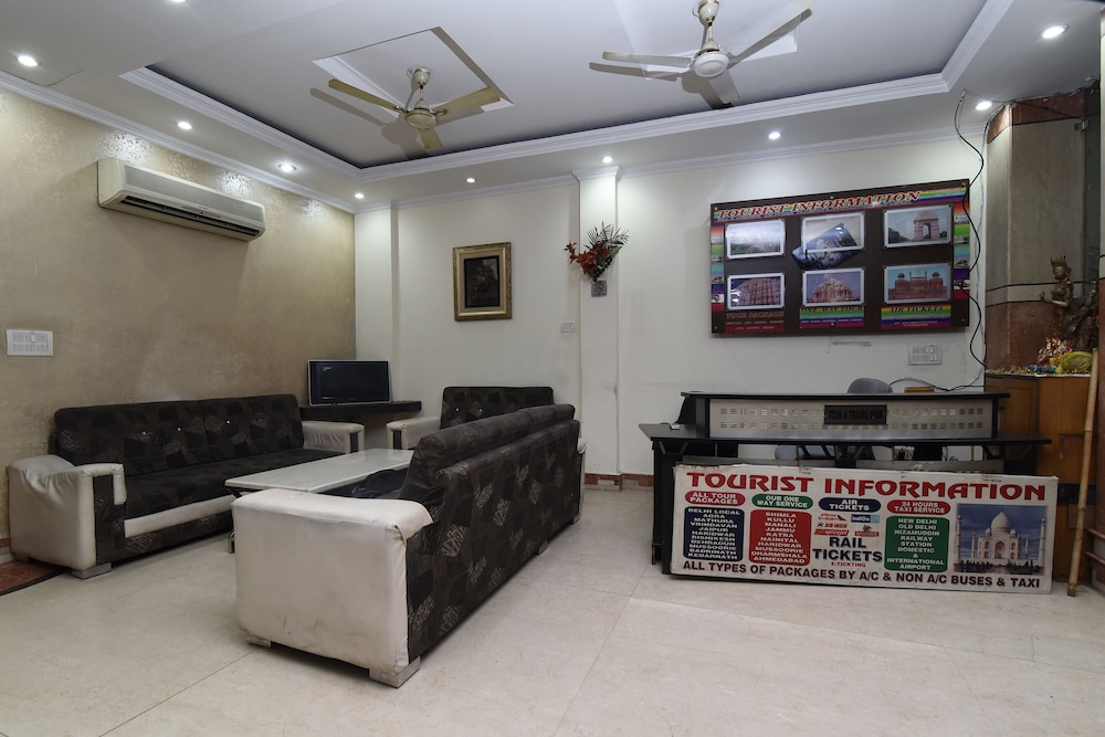 Hotel Ratandeep,7864/3A Arakashan Road, Street No. 6, Paharganj, Delhi 110055,3 star