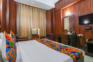 Swasno By Rivlet,J -10/7, Opp. Sahara Mall, Near Metro Piller-83, Dlf Phase 2, Sector 25, Gurugram, Sarhol, Haryana 122002,3 star