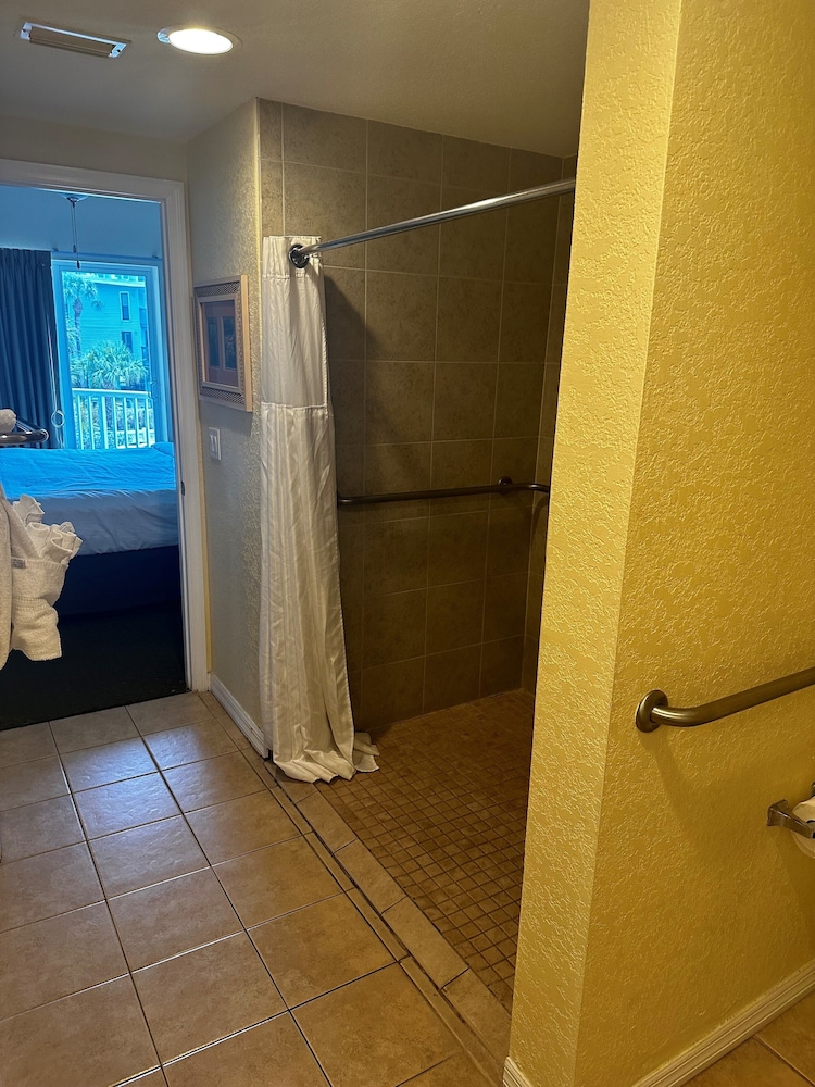 sunset vistas two bedroom beachfront suites