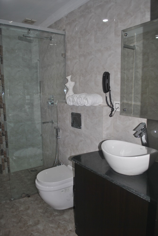 hotel triund heights