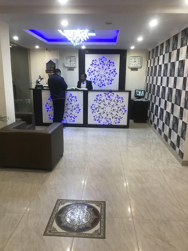 hotel triund heights